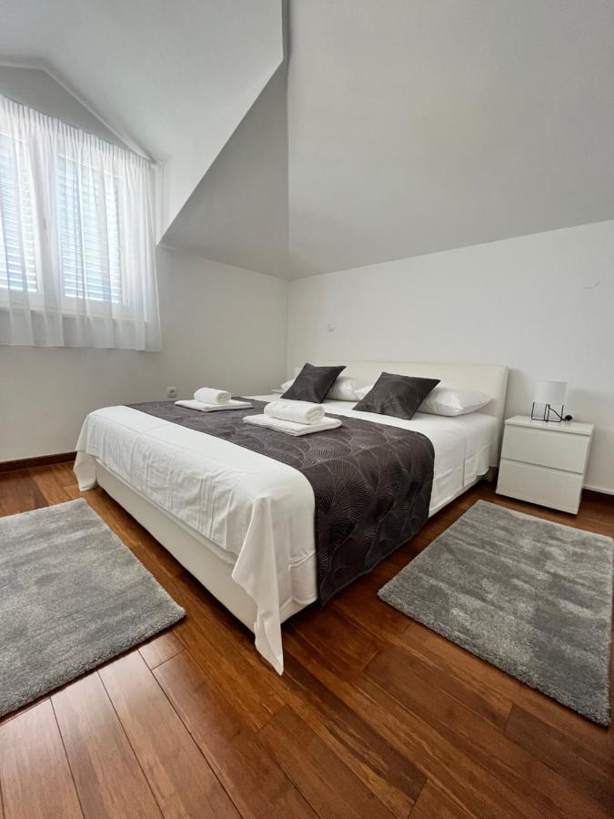 Sky - Beautiful Rooftop Apartment With Shared Pool سبليت المظهر الخارجي الصورة