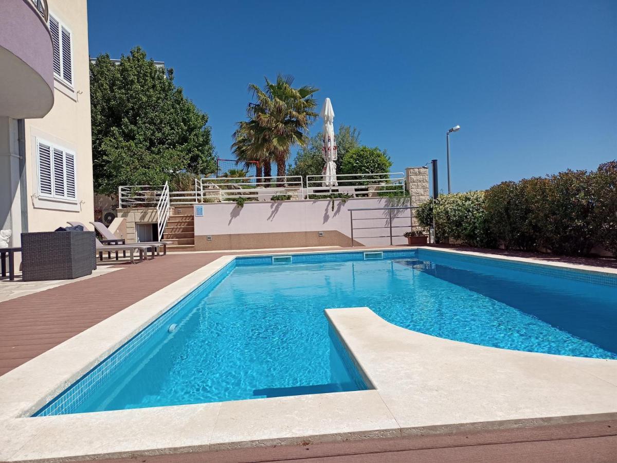 Sky - Beautiful Rooftop Apartment With Shared Pool سبليت المظهر الخارجي الصورة
